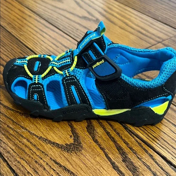 Pediped Kids Sandals in Black and Blue with Yellow Accents - Picture 6 of 16